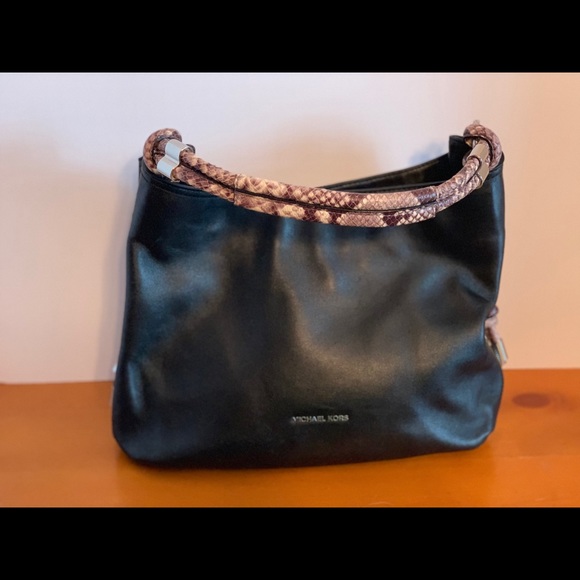 Michael Kors Handbags - Michael Kors purse